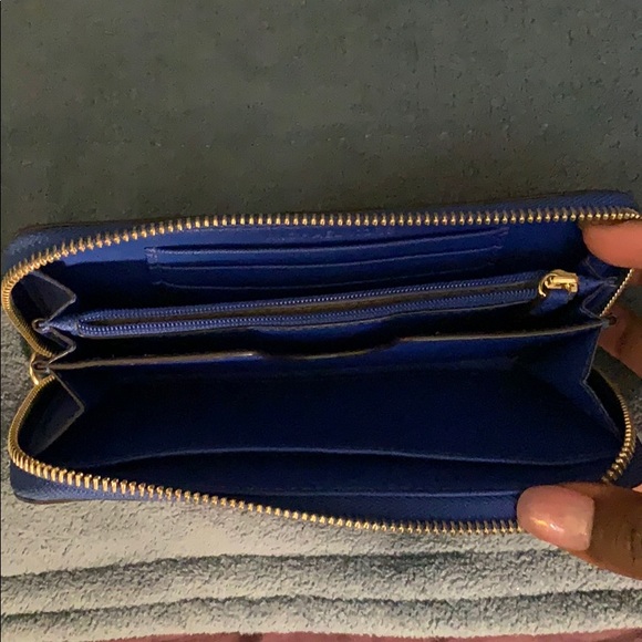Authentic blue MK wallet - Picture 2 of 2